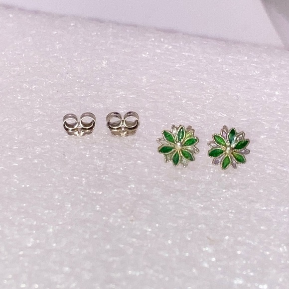Vtg Sterling Silver & Green Enamel Flower Stud Earrings 6mm - Picture 6 of 8